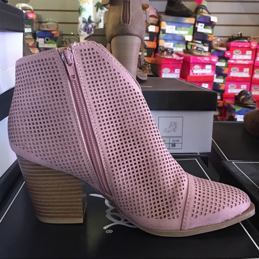 Last 1! Qupid Desert Rose Perforated BOOTIE - Picture 4 of 8
